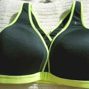Danskin Sports Bra, cross-back 40D